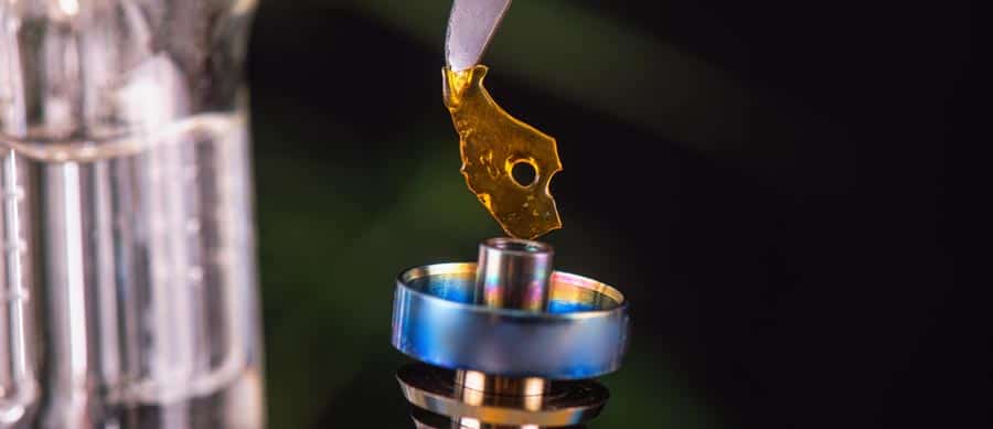 dabbing-marijuana dabbing marijuana